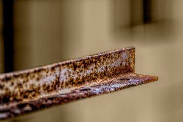 Como evitar a corrosão e prolongar a vida do metal nas indústrias